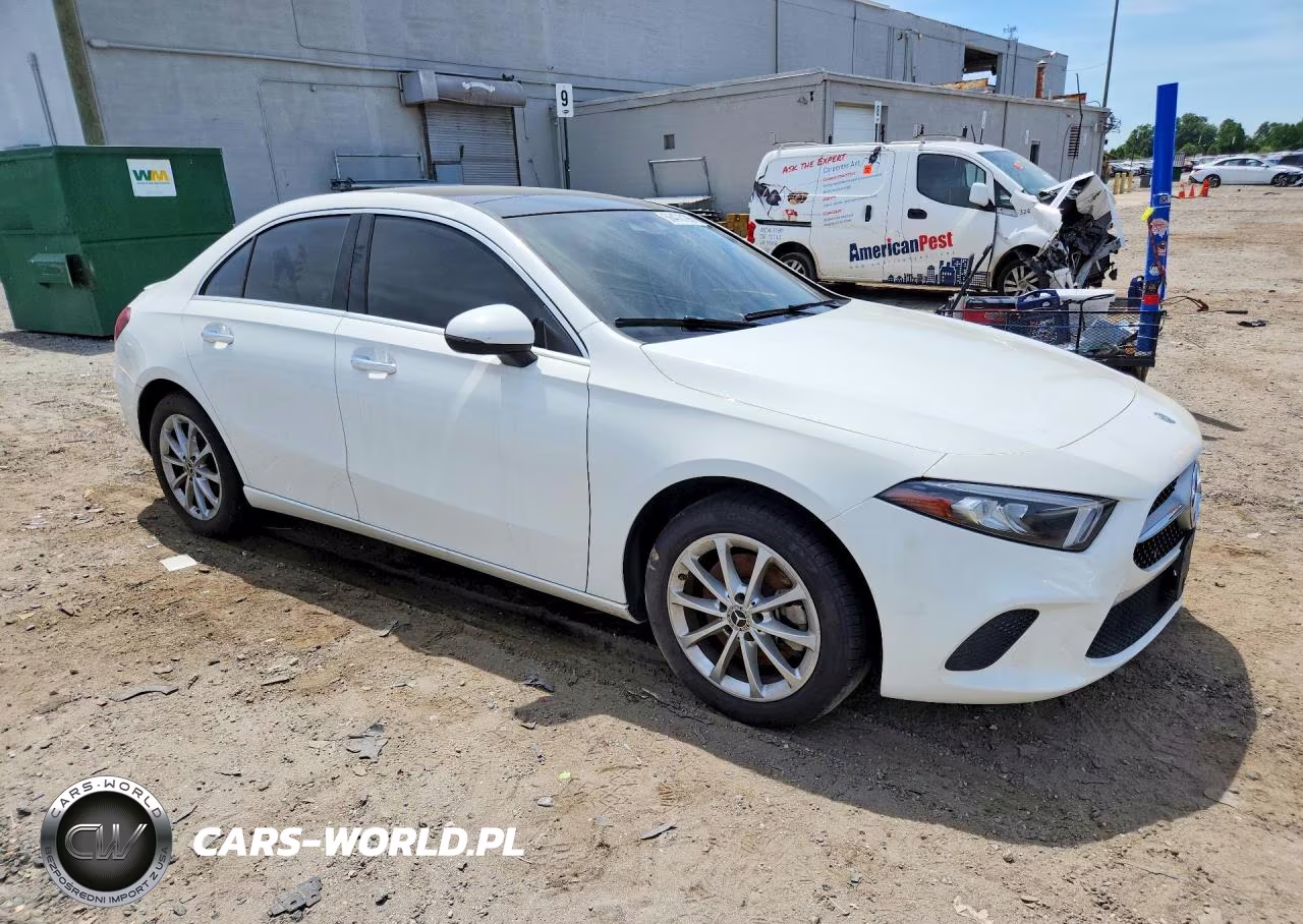 2019 Mercedes-Benz A 220 4Matic VIN:WDD3G4FB9KW002697 - 4