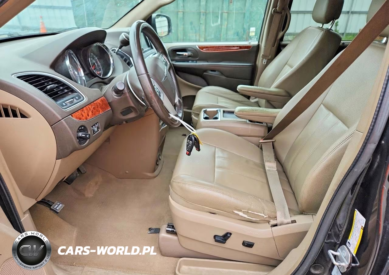 2015 Chrysler Town & Country Touring VIN:2C4RC1BG6FR611244 - 7