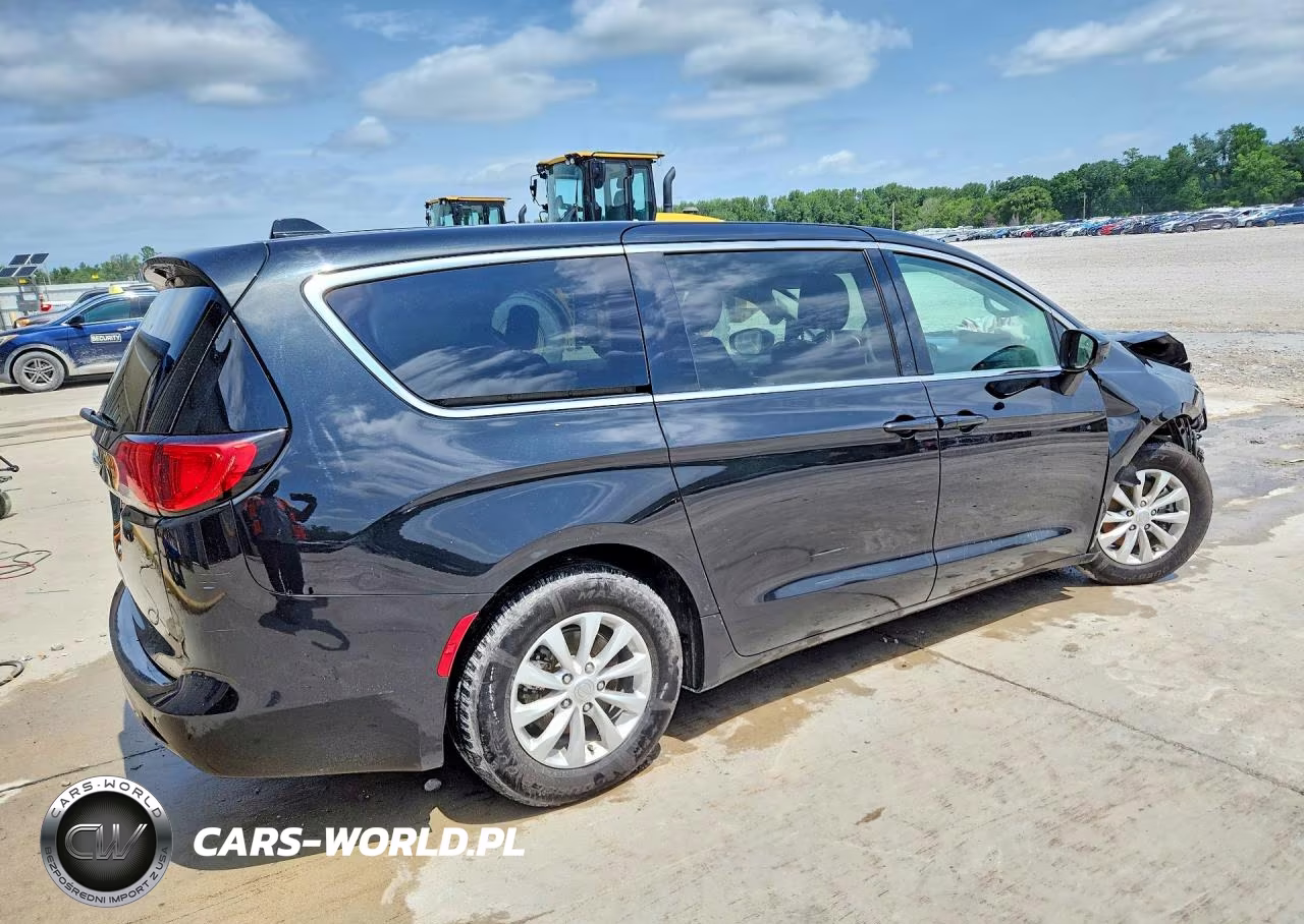 2018 Chrysler Pacifica Lx VIN:2C4RC1CG6JR171405 - 3
