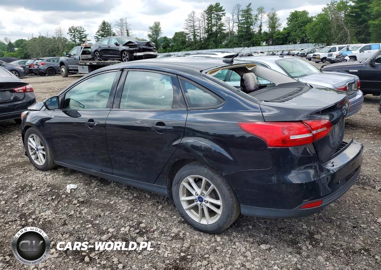 2018 Ford Focus Se VIN:1FADP3F24JL202885 - 2