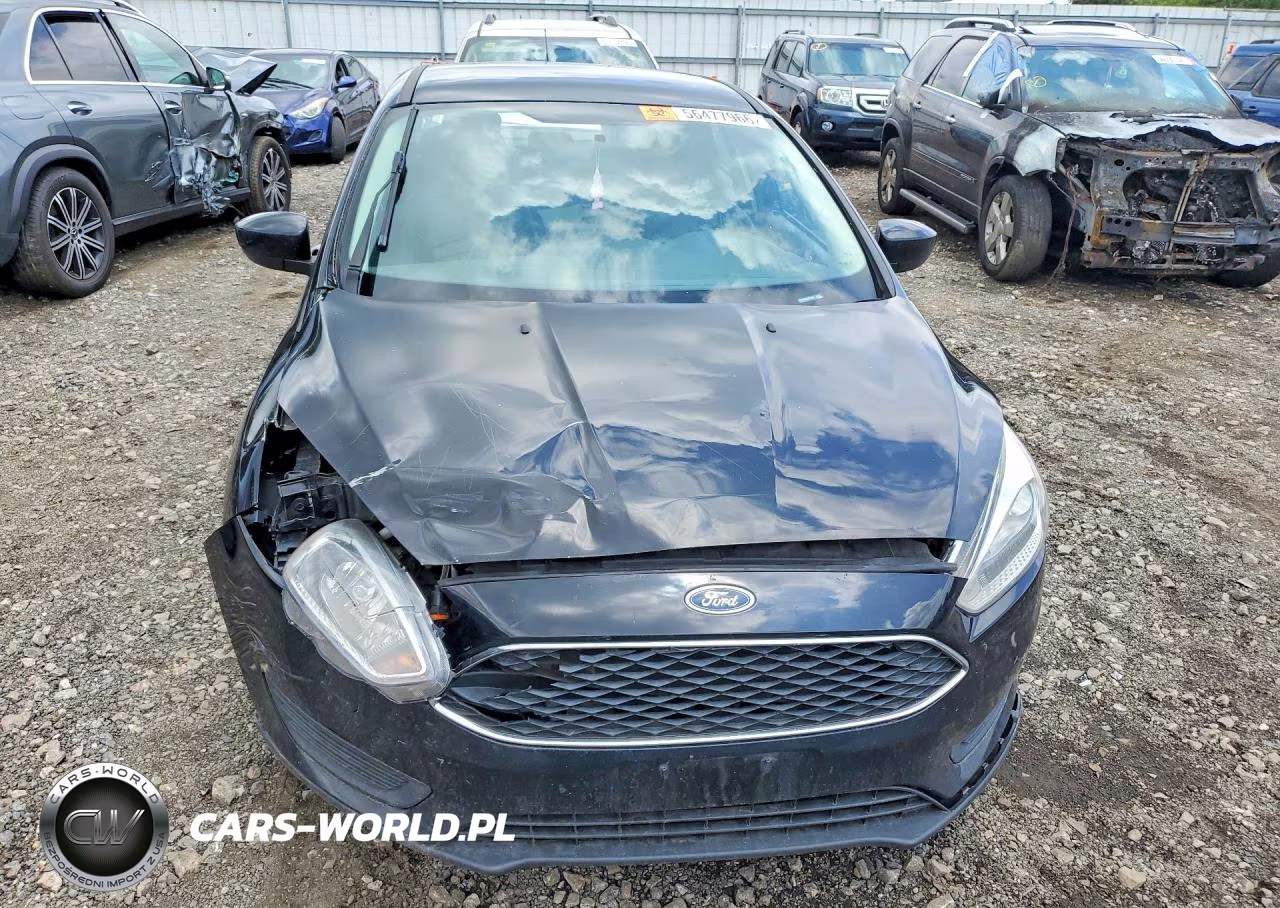 2018 Ford Focus Se VIN:1FADP3F24JL202885 - 5