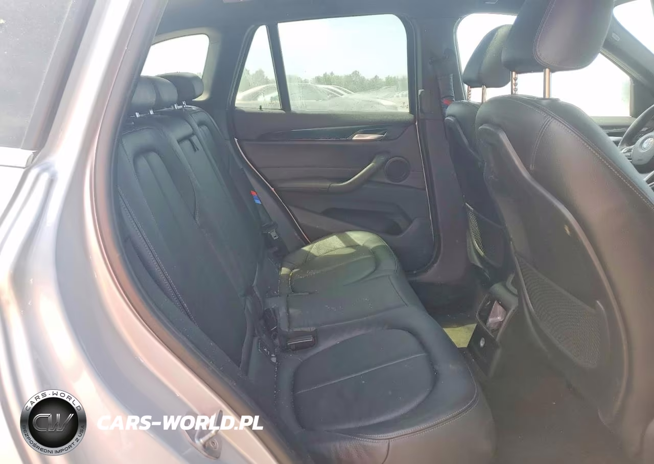 2018 BMW X1 xDrive28I VIN:WBXHT3C36J5K22051 - 11
