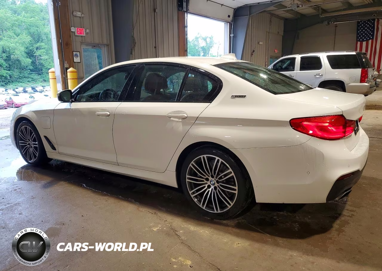 2019 BMW 530Xe VIN:WBAJB1C5XKB376057 - 2