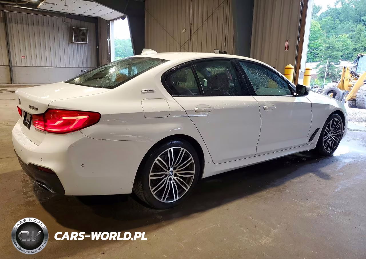 2019 BMW 530Xe VIN:WBAJB1C5XKB376057 - 3