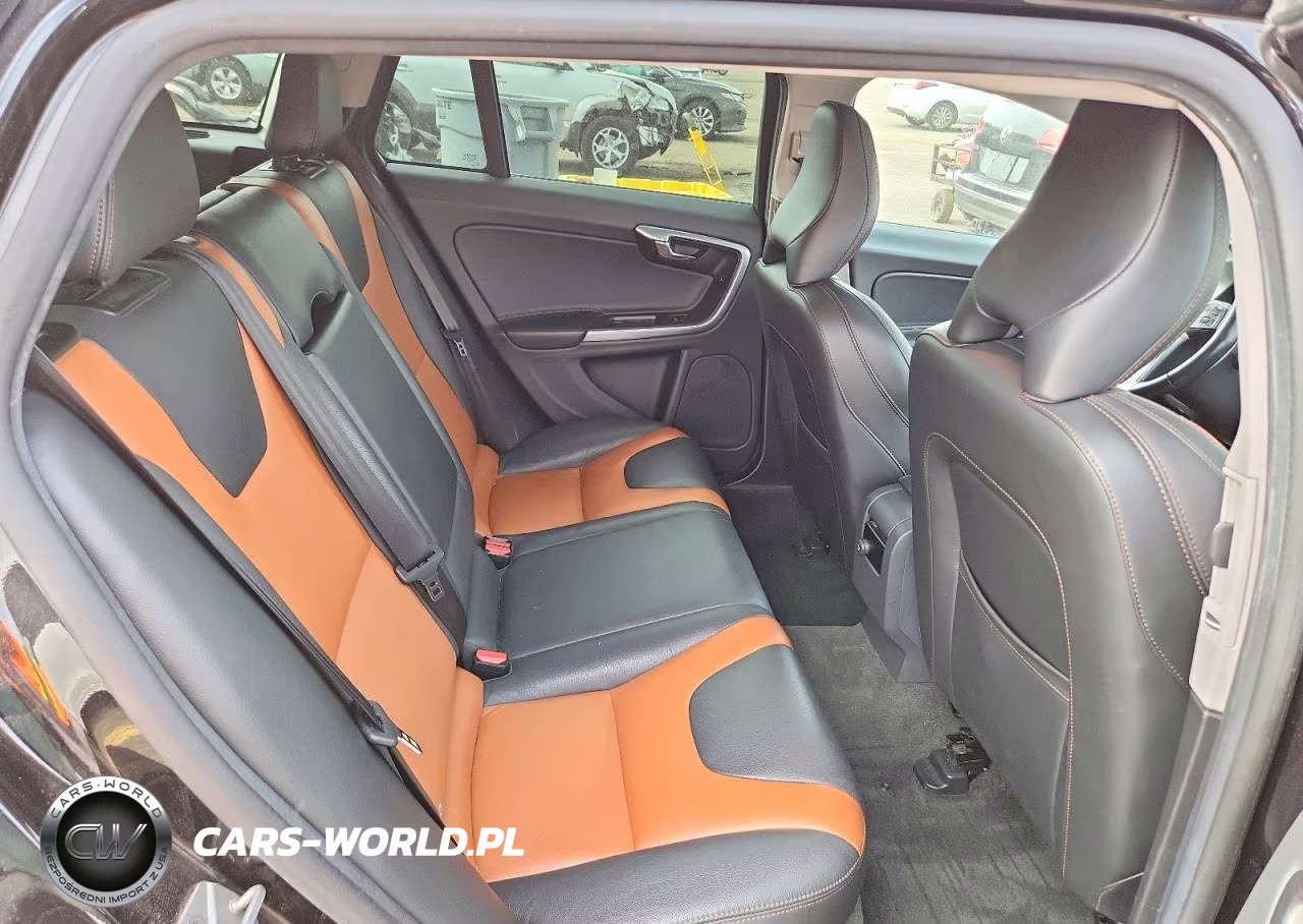 2016 Volvo V60 Cross Country Premier VIN:YV4612HKXG1018774 - 10