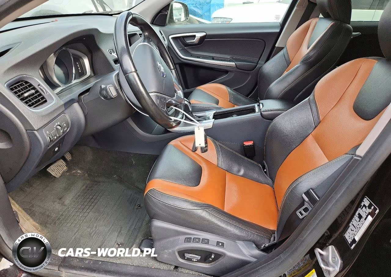 2016 Volvo V60 Cross Country Premier VIN:YV4612HKXG1018774 - 7
