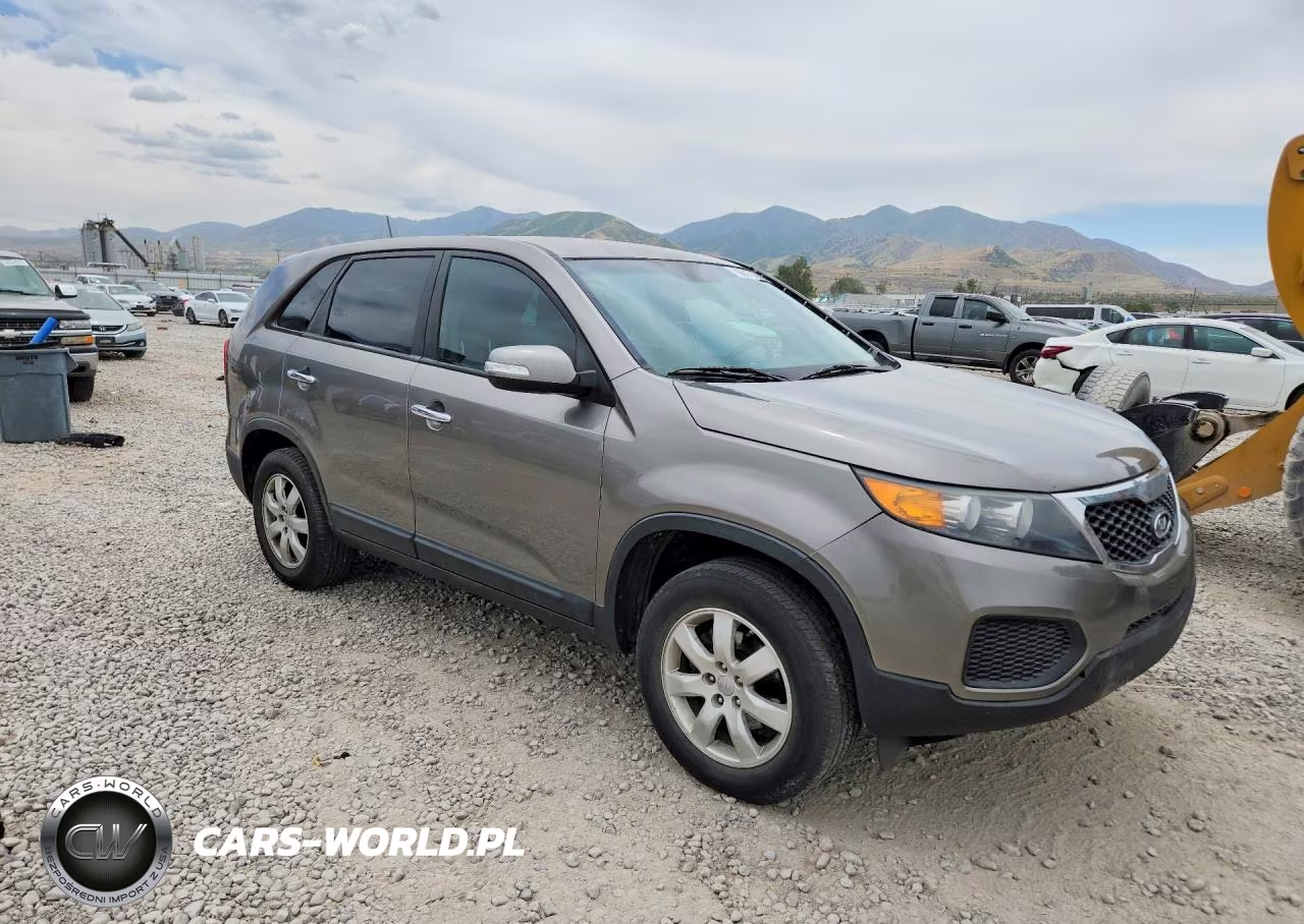 2013 Kia Sorento Lx VIN:5XYKT3A14DG335402 - 4