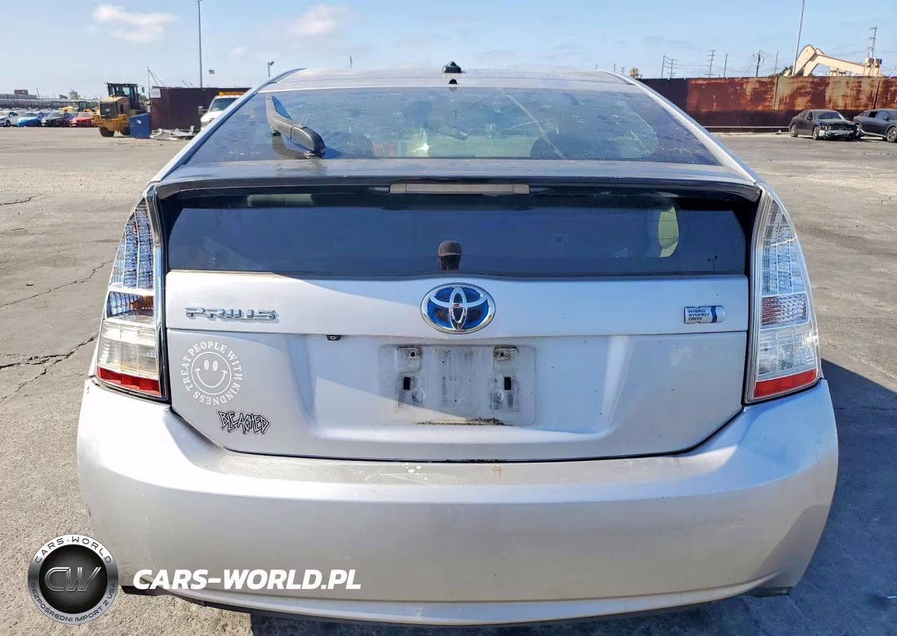 2011 Toyota Prius Three VIN:JTDKN3DU6B1414843 - 6