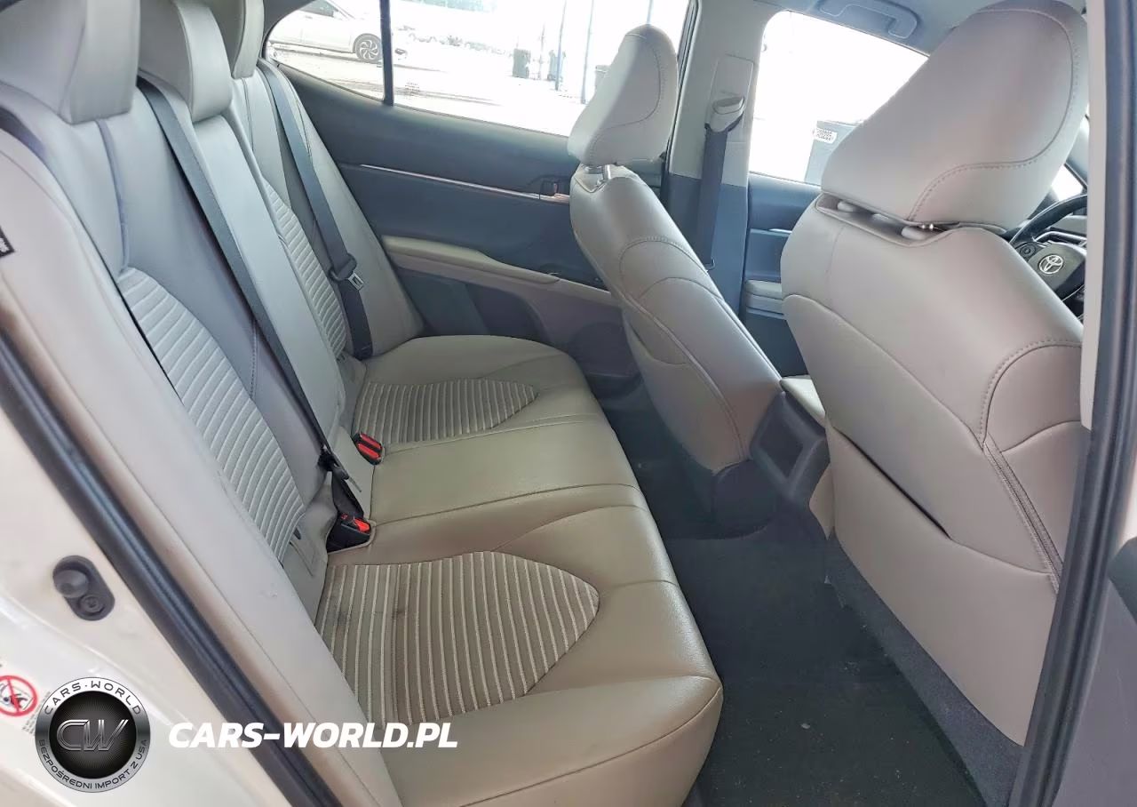2018 Toyota Camry Se VIN:4T1B11HK5JU676970 - 10