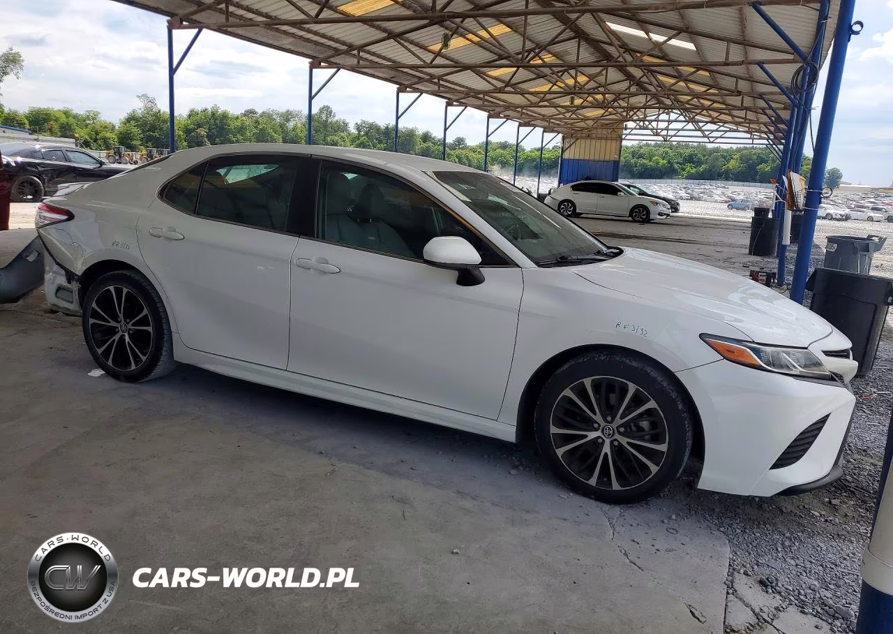 2018 Toyota Camry Se VIN:4T1B11HK5JU676970 - 4