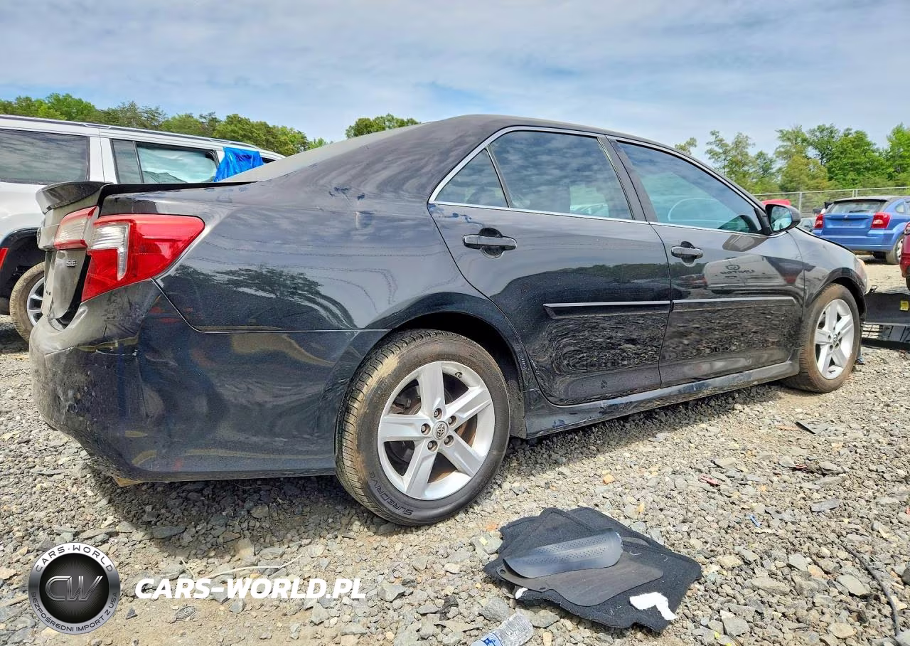 2014 Toyota Camry Se VIN:4T1BF1FK7EU305075 - 3
