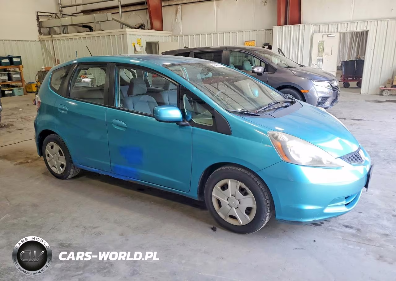 2012 Honda Fit VIN:JHMGE8G30CC003870 - 4