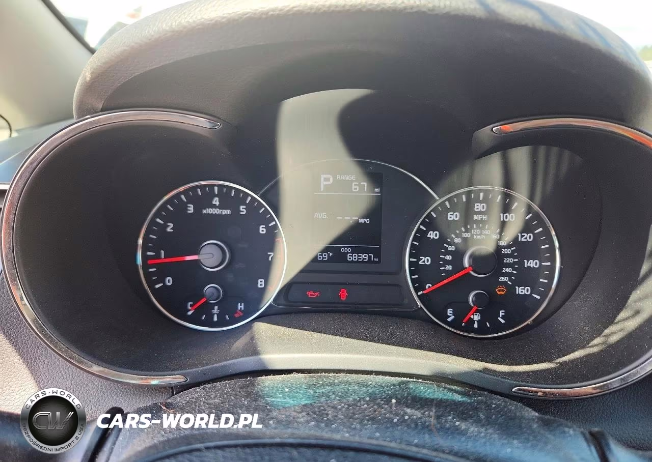 2017 Kia Forte Lx VIN:3KPFK4A70HE090213 - 9