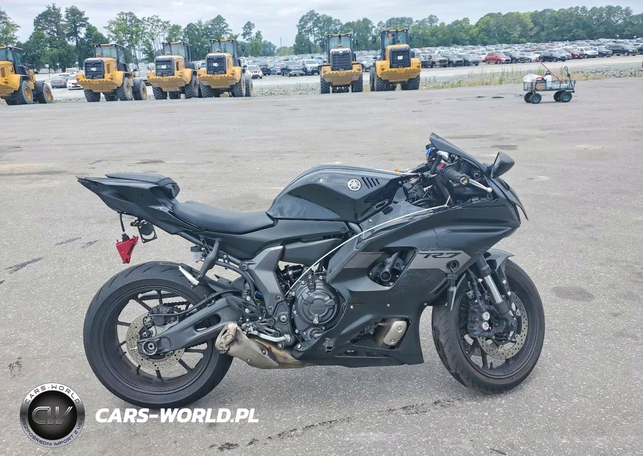 2025 Yamaha Yzfr7