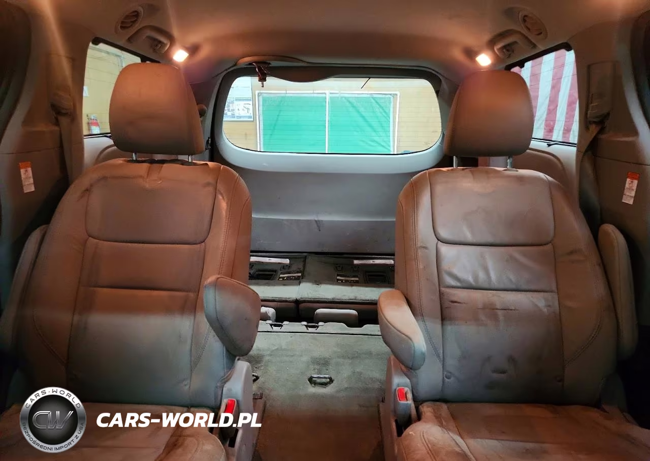 2017 Toyota Sienna Xle 7-Passenger VIN:5TDDZ3DC8HS166112 - 10