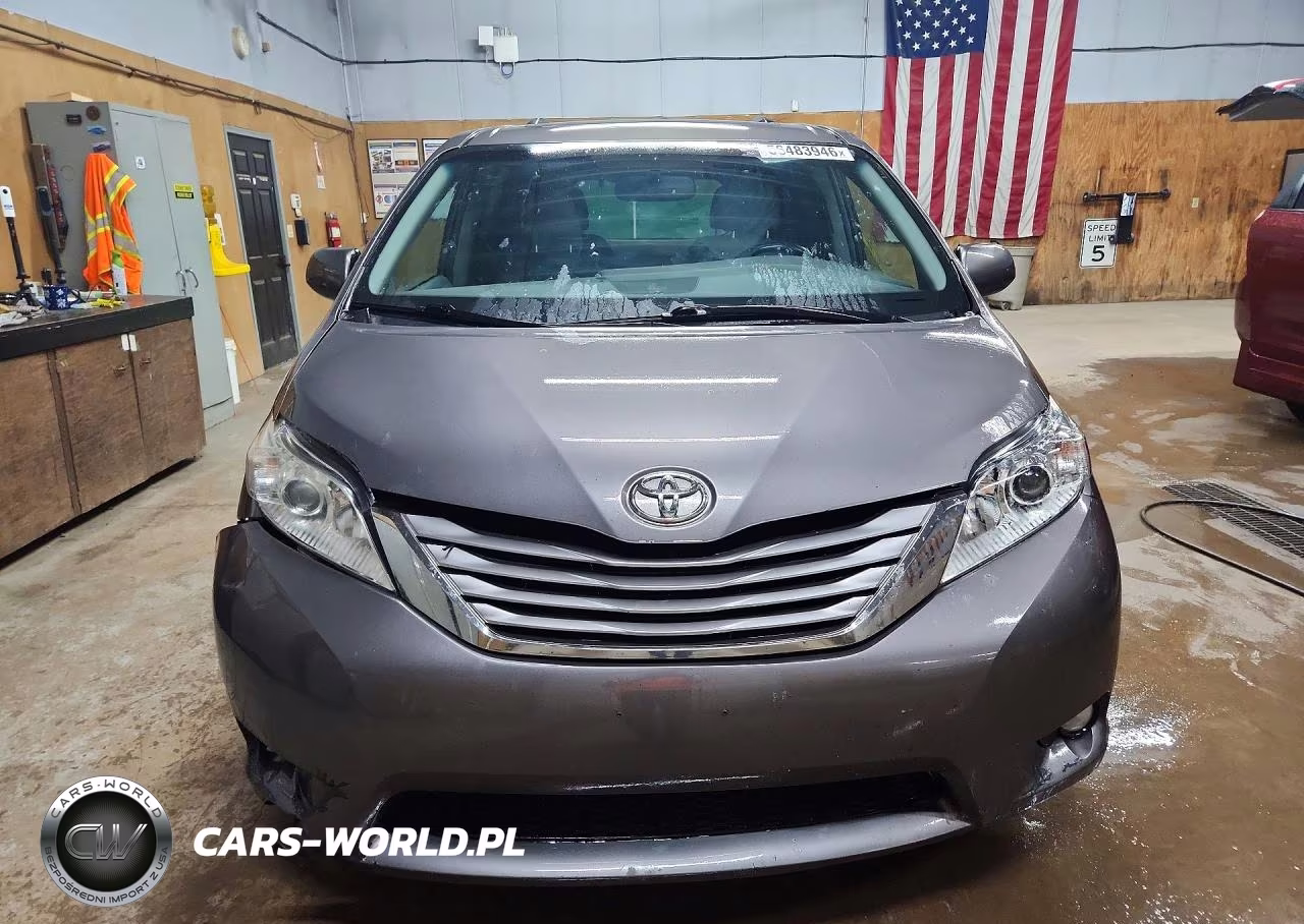 2017 Toyota Sienna Xle 7-Passenger VIN:5TDDZ3DC8HS166112 - 5