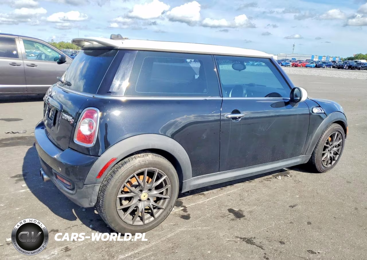 2011 Mini Cooper S VIN:WMWSV3C55BTY13688 - 3