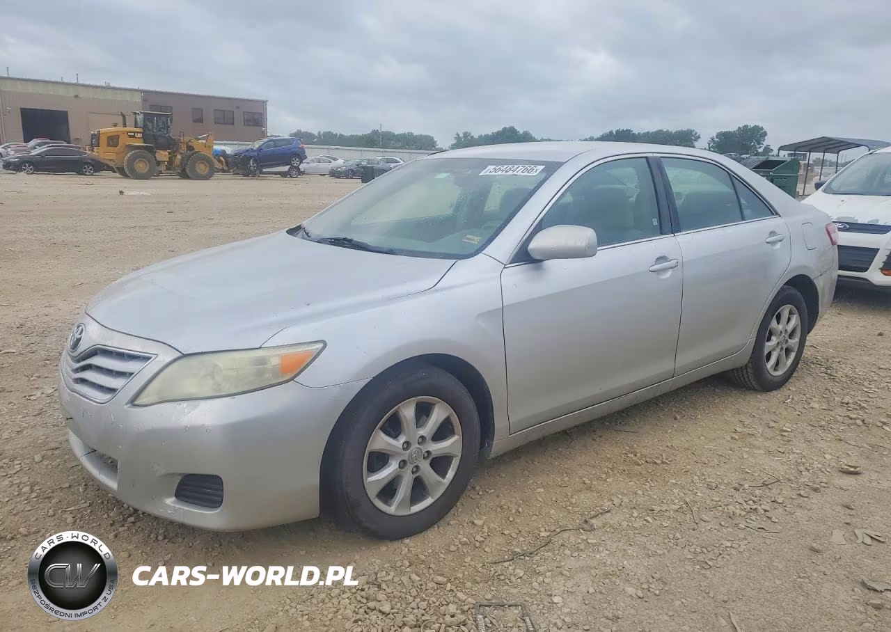 2011 Toyota Camry Le – zdjęcie 1 z 12