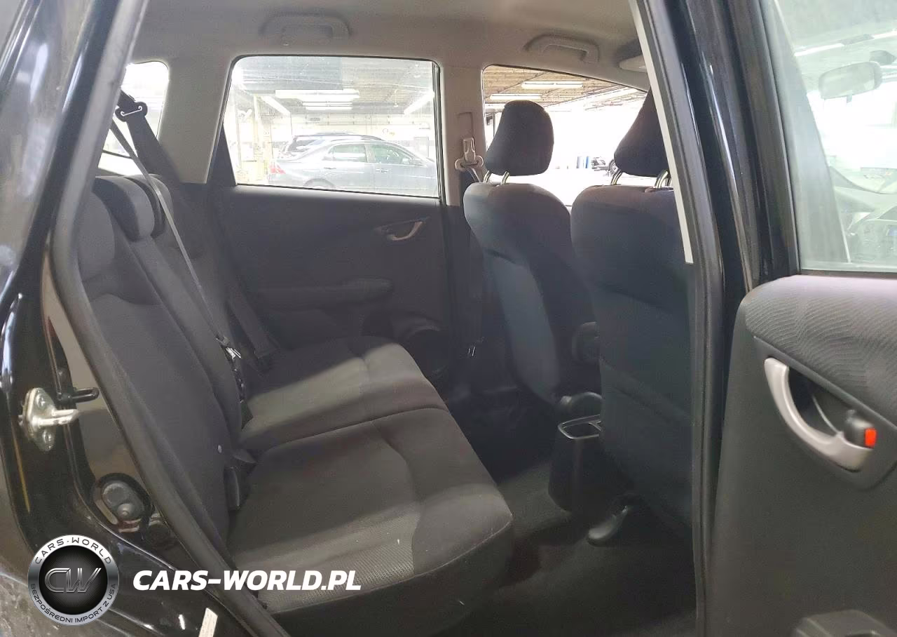 2010 Honda Fit Sport VIN:JHMGE8G40AS016744 - 10