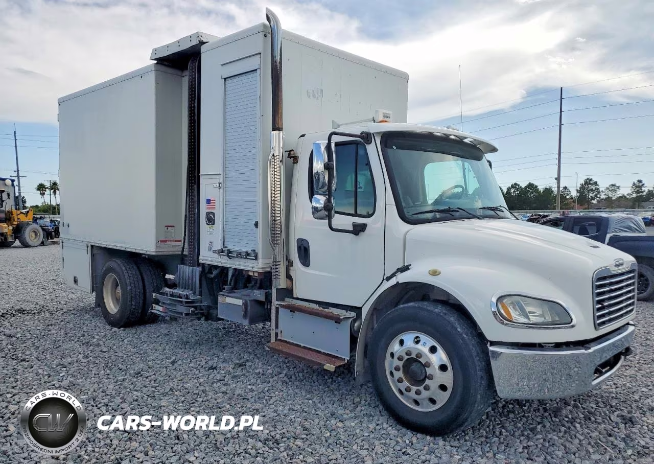 2015 Freightliner Business Class M2 Box Truck