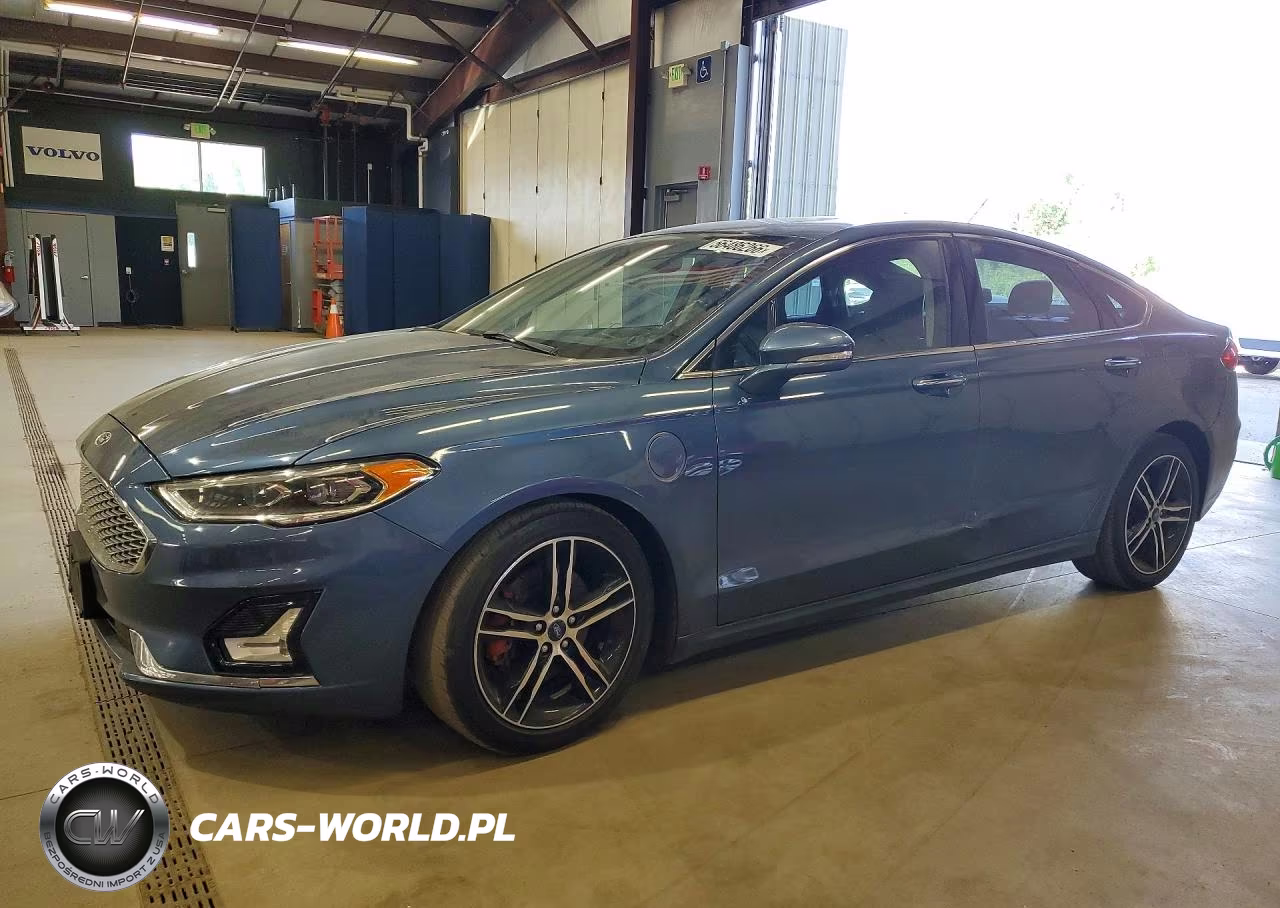 2019 Ford Fusion Titanium – zdjęcie 1 z 12