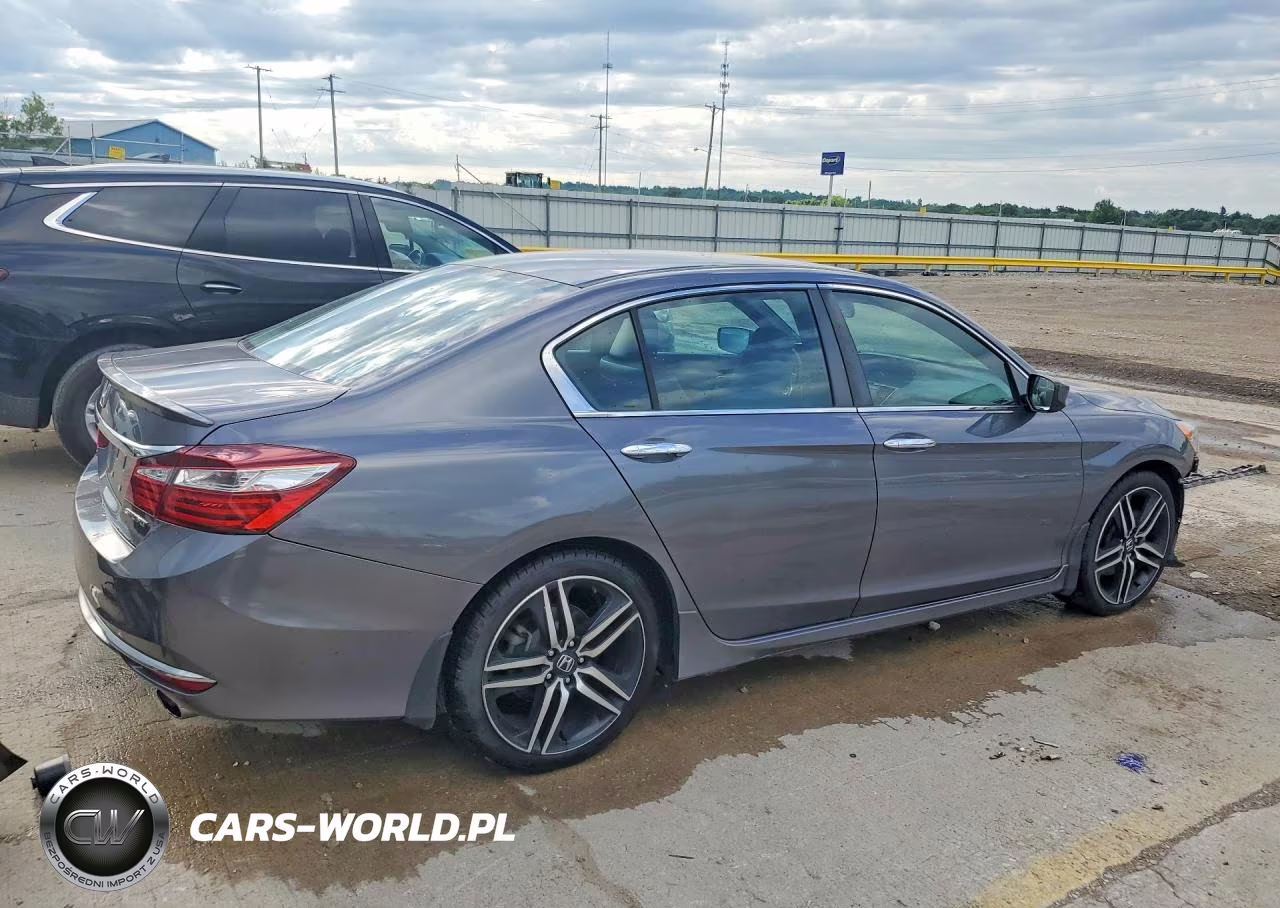 2017 Honda Accord Sport VIN:1HGCR2F55HA273766 - 3