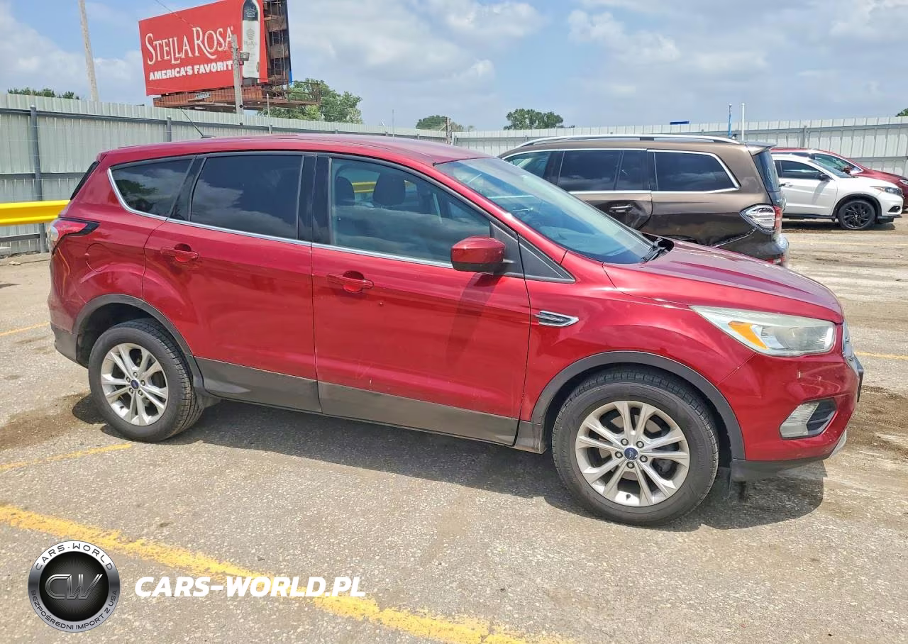 2017 Ford Escape Se VIN:1FMCU0GD2HUD66116 - 4