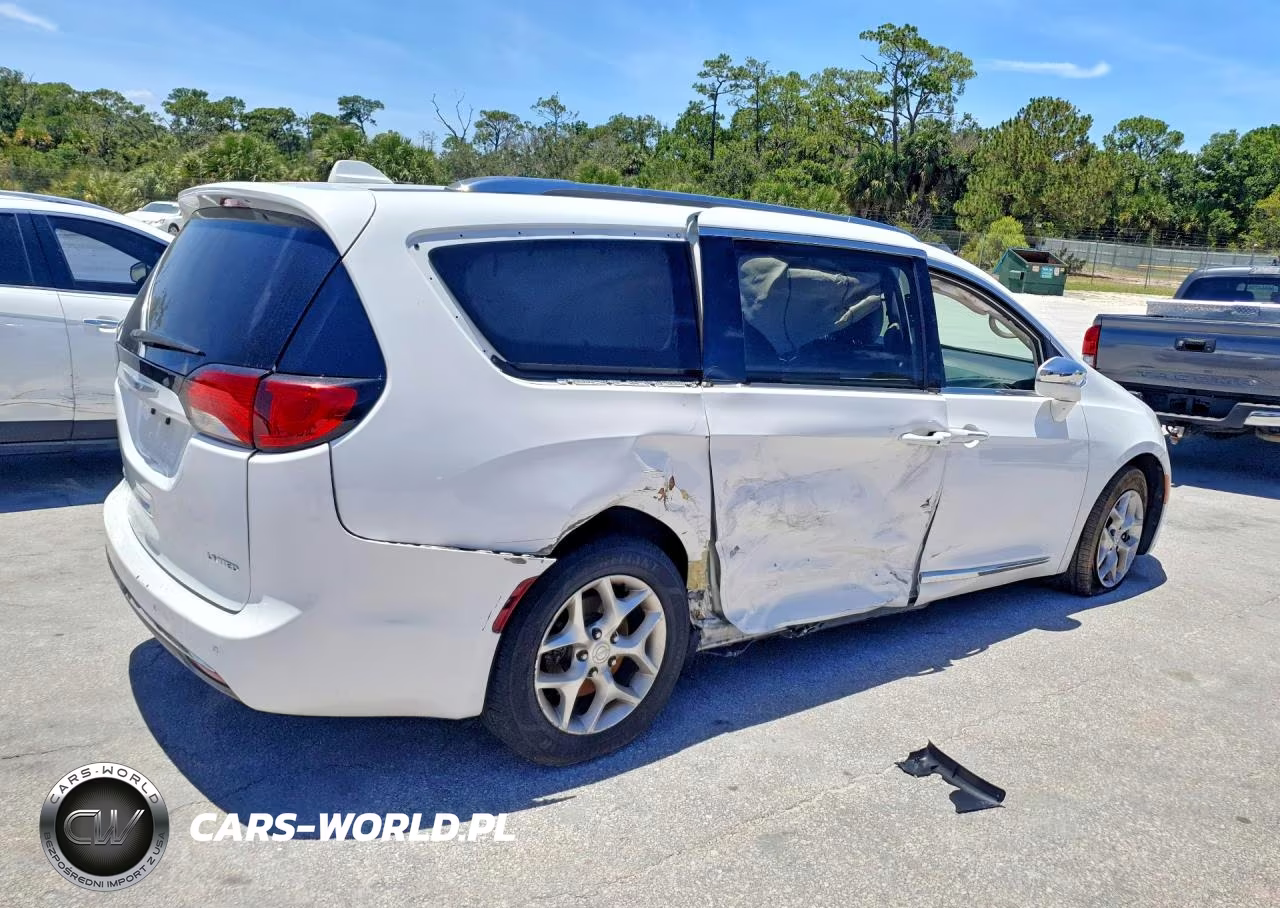 2020 Chrysler Pacifica Limited VIN:2C4RC1GG3LR272592 - 3