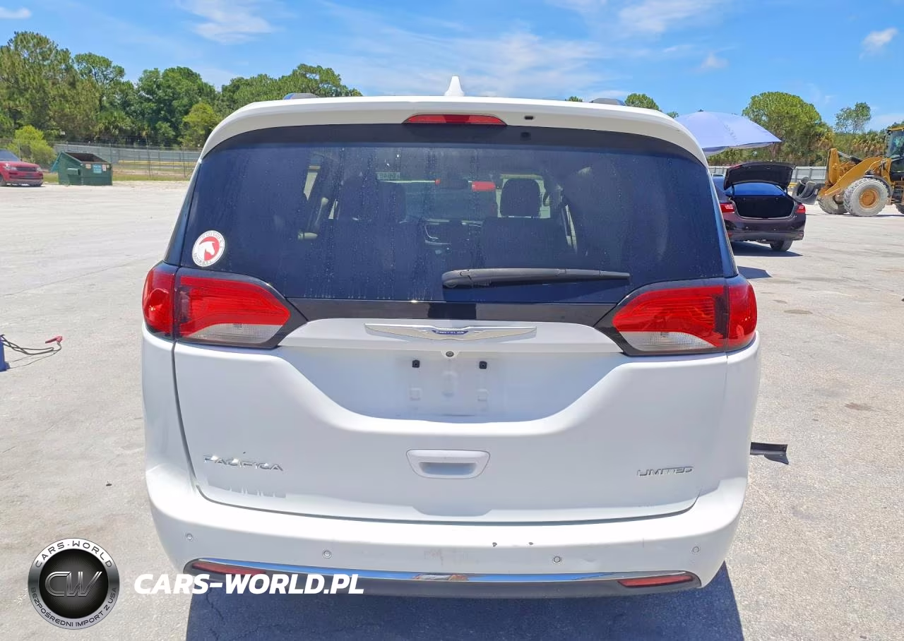 2020 Chrysler Pacifica Limited VIN:2C4RC1GG3LR272592 - 6