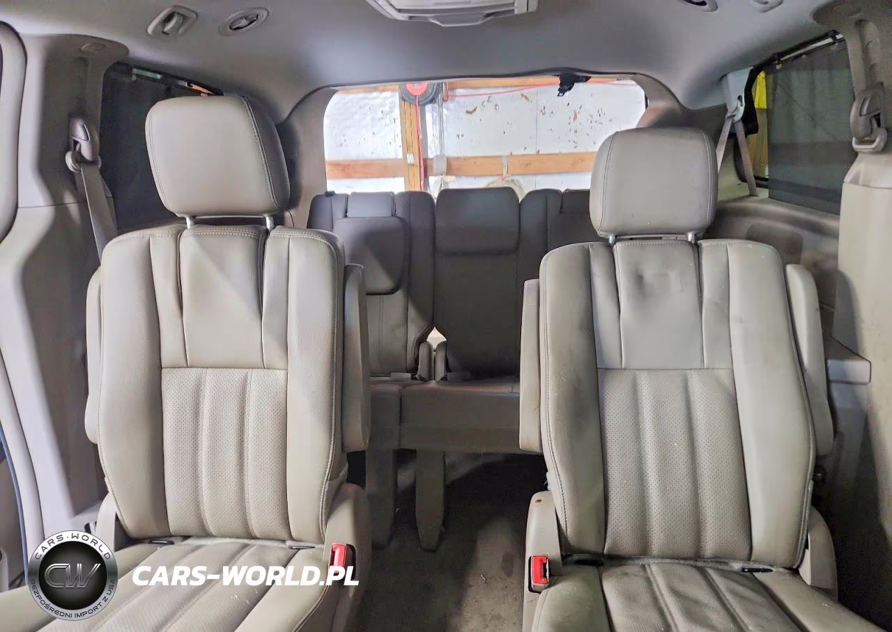 2014 Chrysler Town & Country Touring L VIN:2C4RC1CGXER228436 - 10