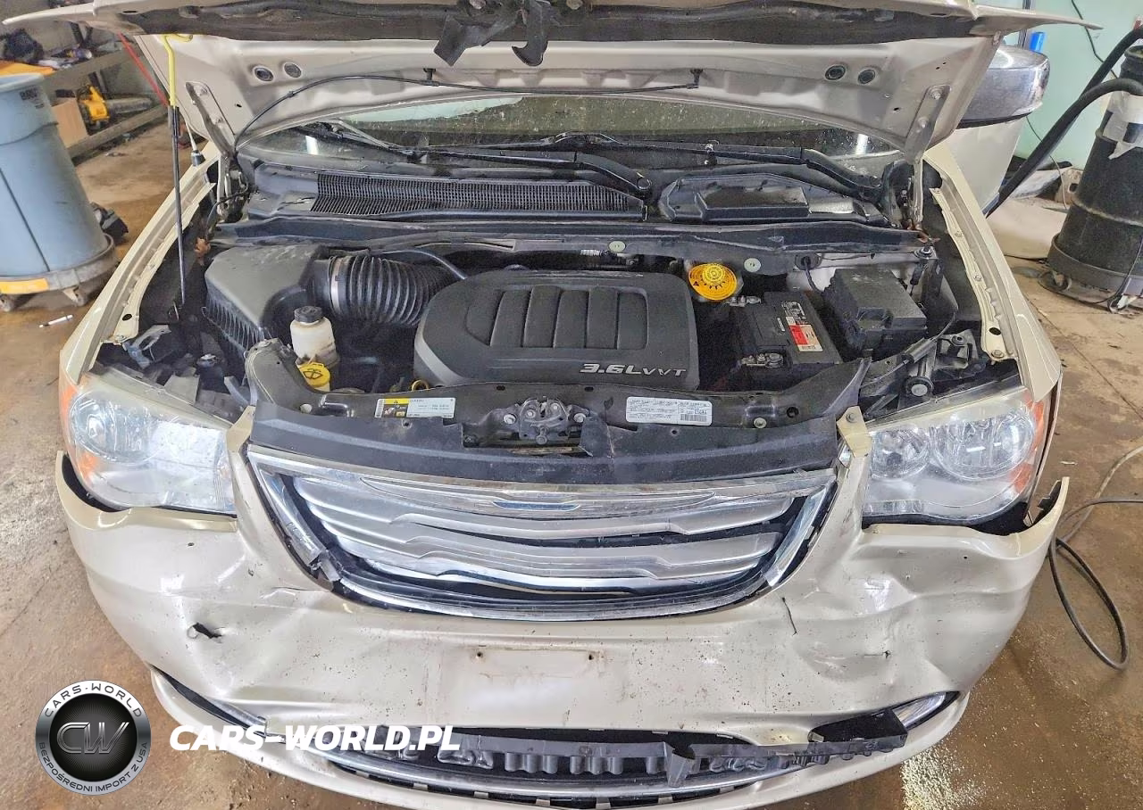 2014 Chrysler Town & Country Touring L VIN:2C4RC1CGXER228436 - 12