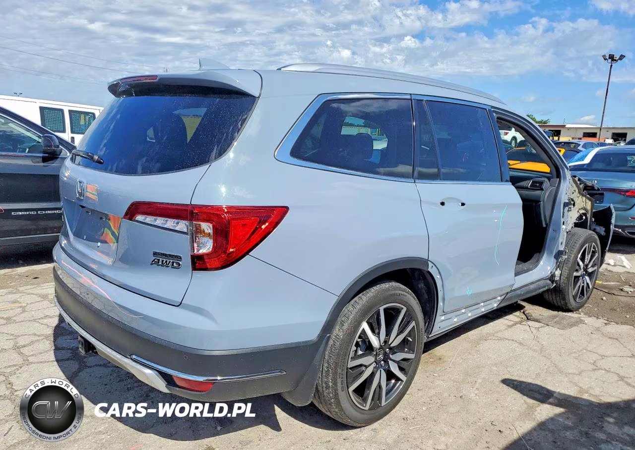 2022 Honda Pilot Touring VIN:5FNYF6H69NB070540 - 3