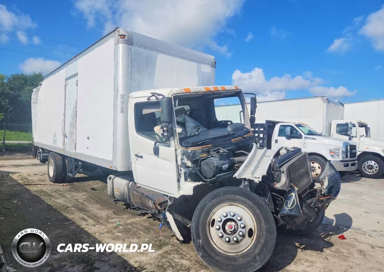 2011 Hino 338 Box Truck