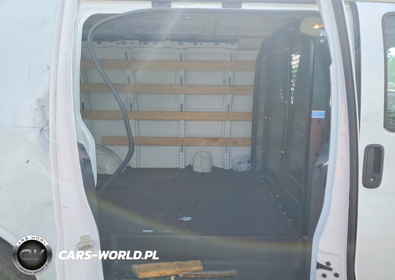 2020 GMC Savana 2500 Cargo Delivery Van VIN:1GTW7AFG5L1255905 - 11