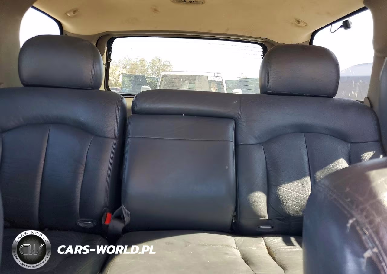 2001 Chevrolet Tahoe C1500 VIN:1GNEC13T51R113827 - 10
