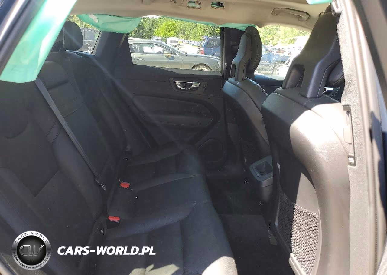 2018 Volvo Xc60 T5 Momentum VIN:YV4102RK5J1064855 - 11