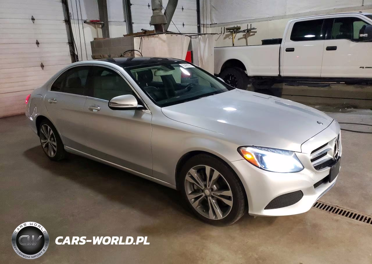 2016 Mercedes-Benz C 300 4Matic VIN:55SWF4KB4GU100014 - 4