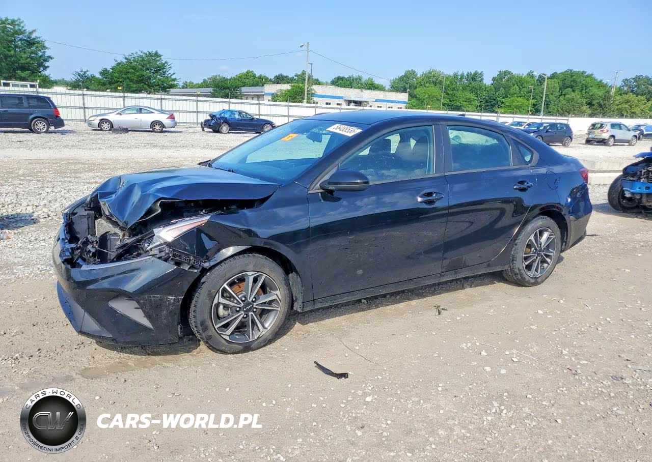 2024 Kia Forte Lxs – zdjęcie 1 z 12