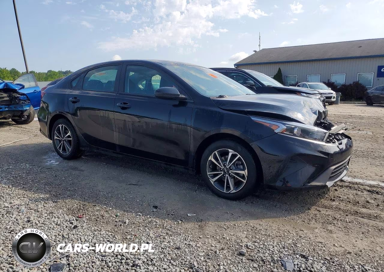 2024 Kia Forte Lxs VIN:3KPF24AD4RE759106 - 4