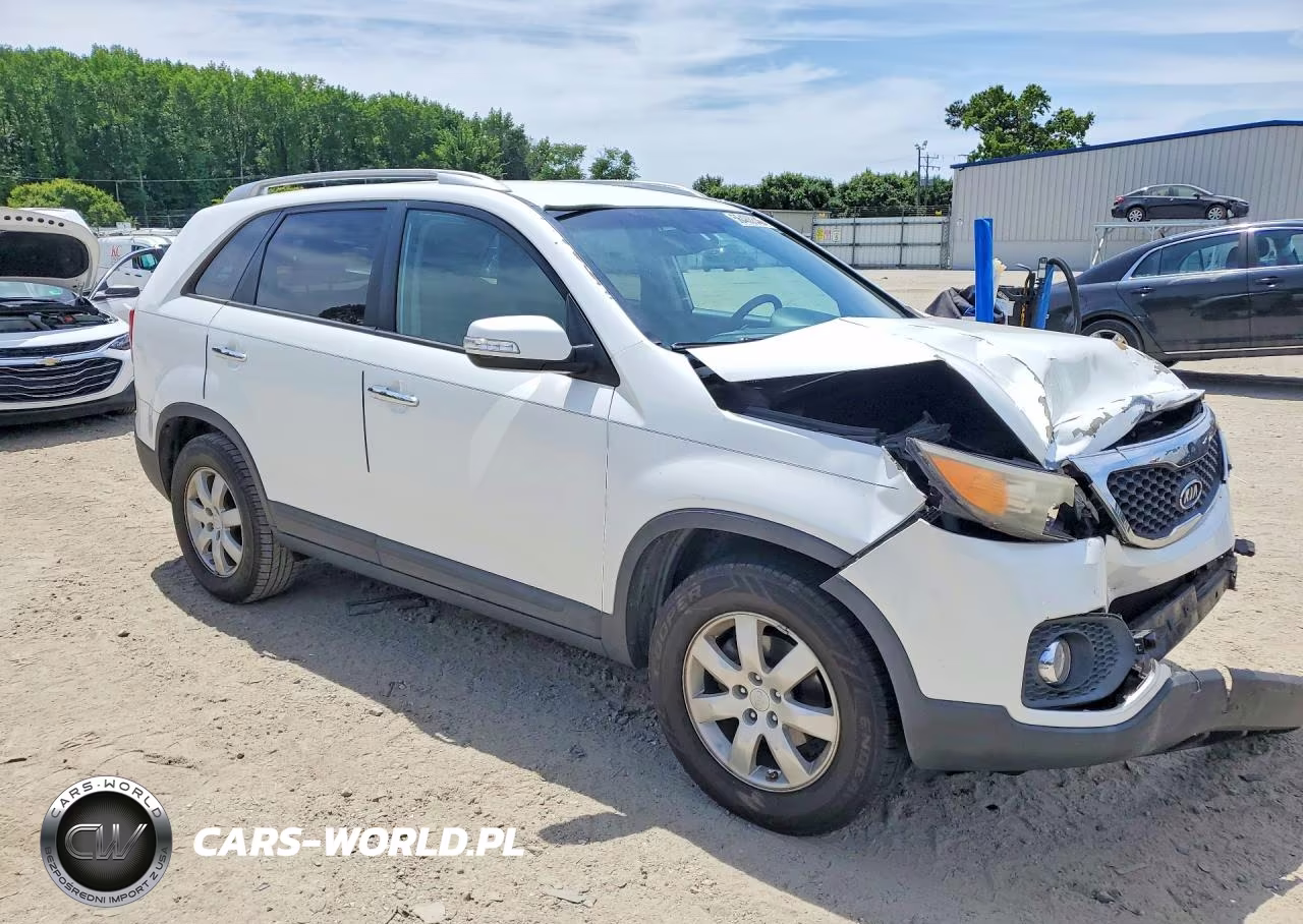 2011 Kia Sorento Lx VIN:5XYKT3A1XBG048885 - 4