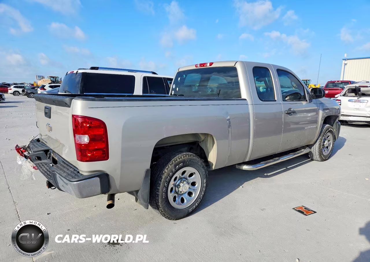 2008 Chevrolet Silverado C1500 VIN:1GCEC19X68Z331790 - 3