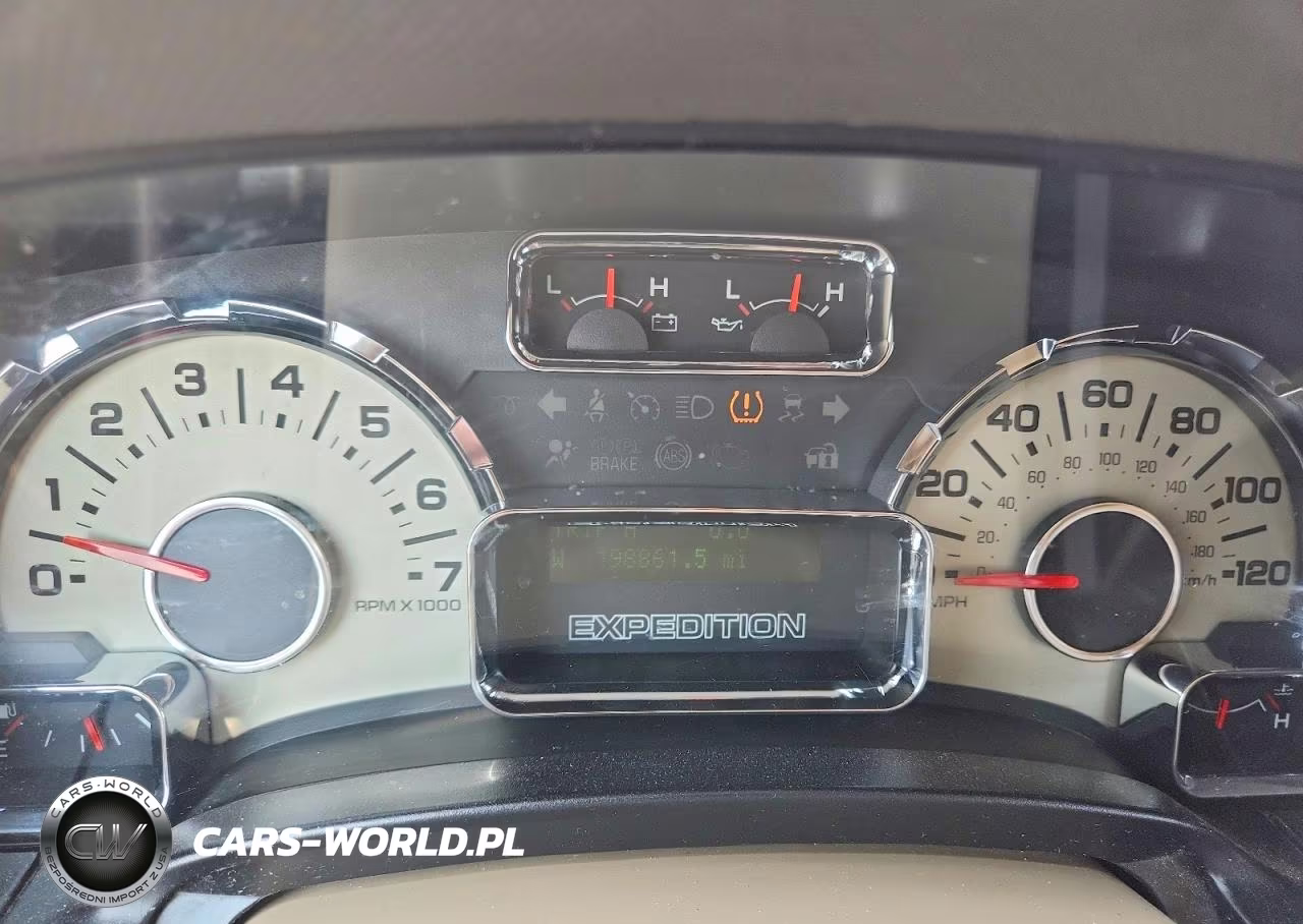 2011 Ford Expedition El Xlt VIN:1FMJK1J51BEF42983 - 9