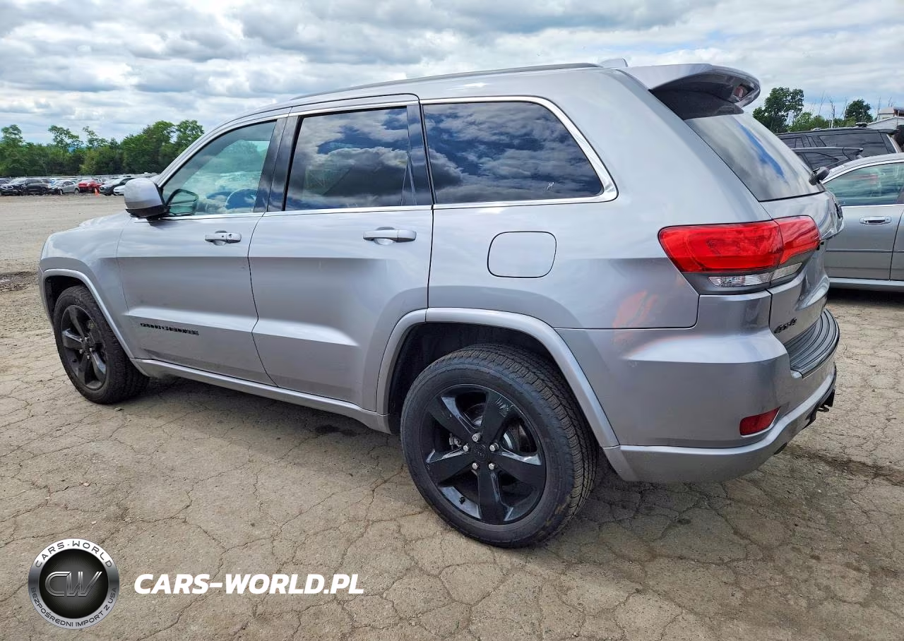 2015 Jeep Grand Cherokee Laredo VIN:1C4RJFAG2FC697083 - 2