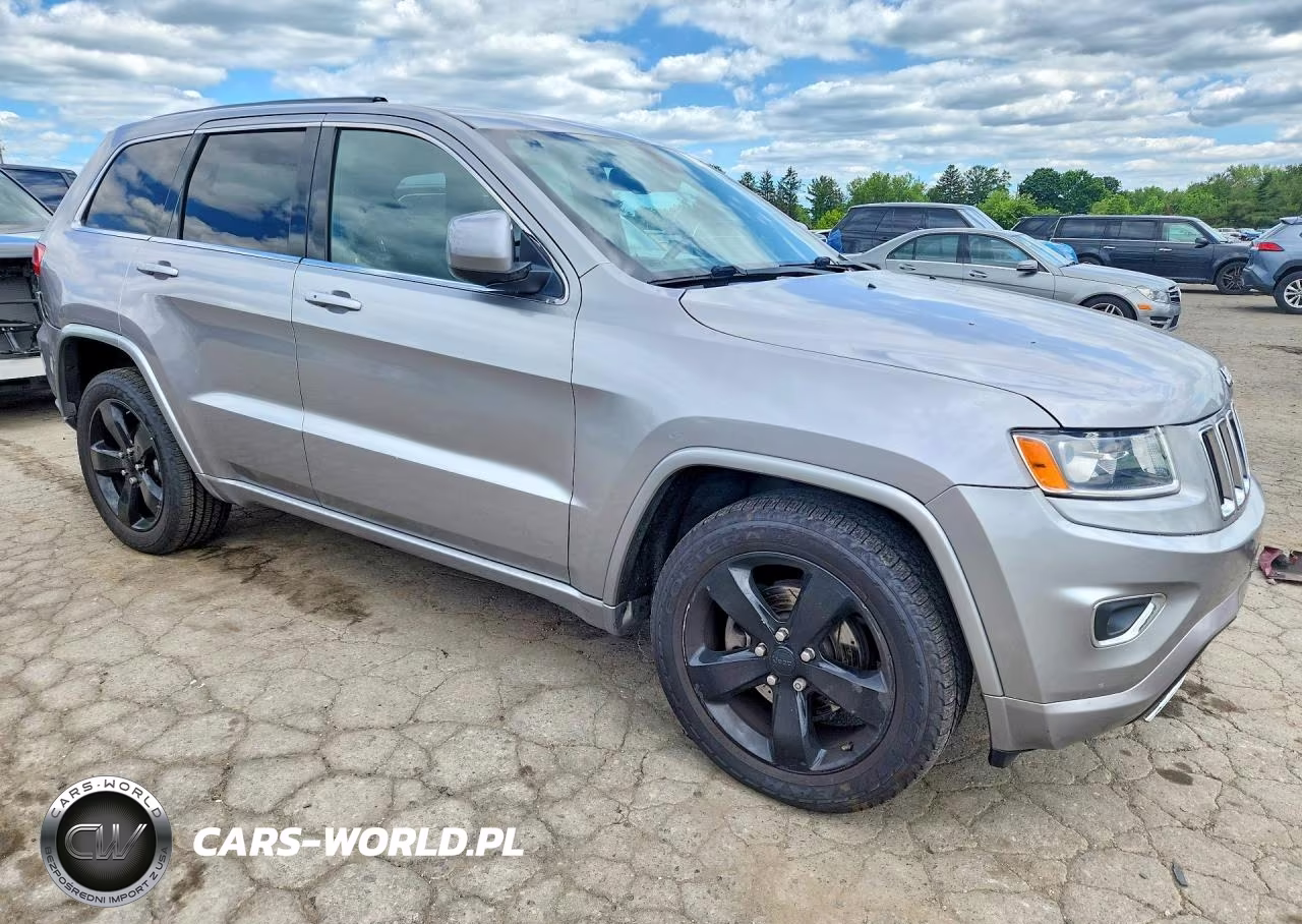 2015 Jeep Grand Cherokee Laredo VIN:1C4RJFAG2FC697083 - 4