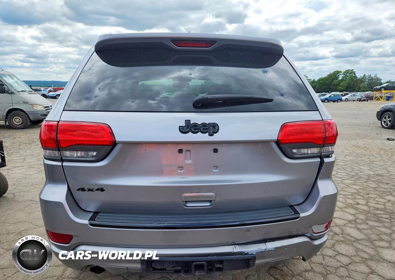 2015 Jeep Grand Cherokee Laredo VIN:1C4RJFAG2FC697083 - 6