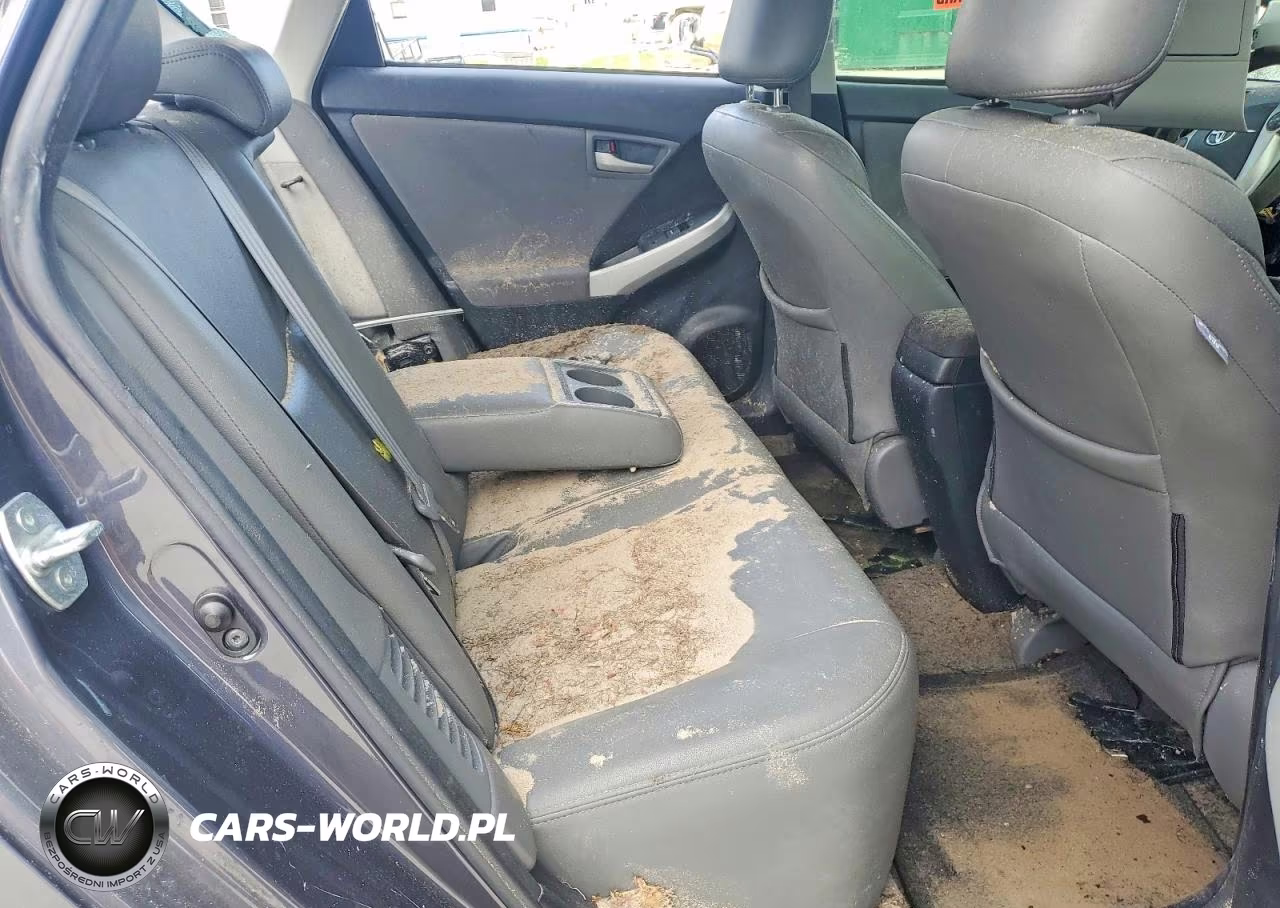2015 Toyota Prius Two VIN:JTDKN3DU6F1976019 - 10
