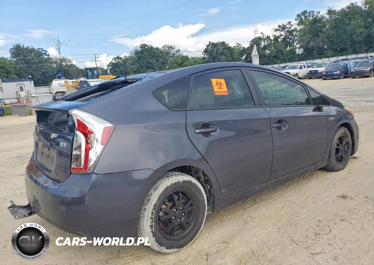 2015 Toyota Prius Two VIN:JTDKN3DU6F1976019 - 3