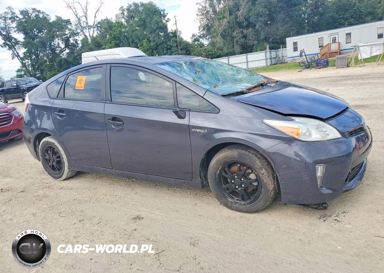 2015 Toyota Prius Two VIN:JTDKN3DU6F1976019 - 4