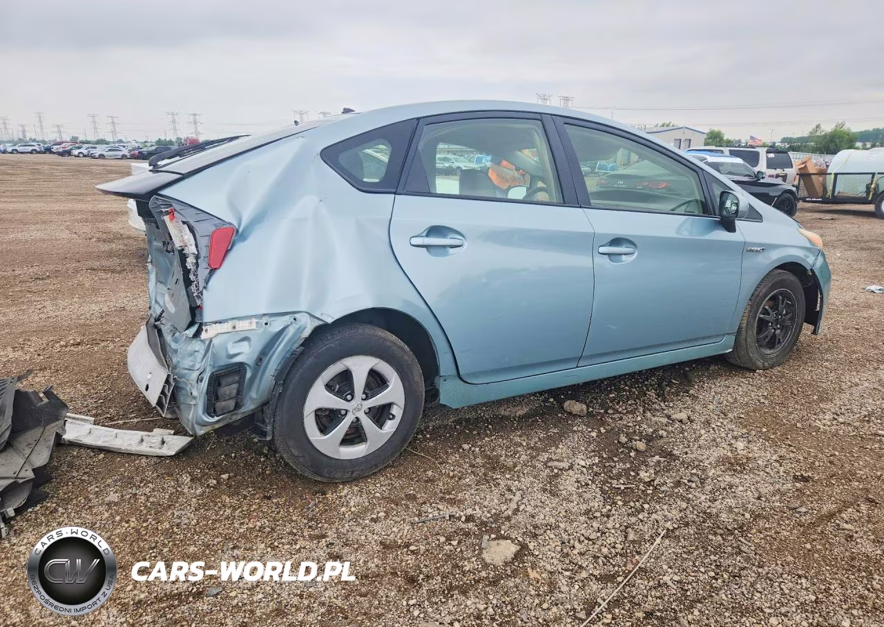 2015 Toyota Prius Two VIN:JTDKN3DUXF1969736 - 3