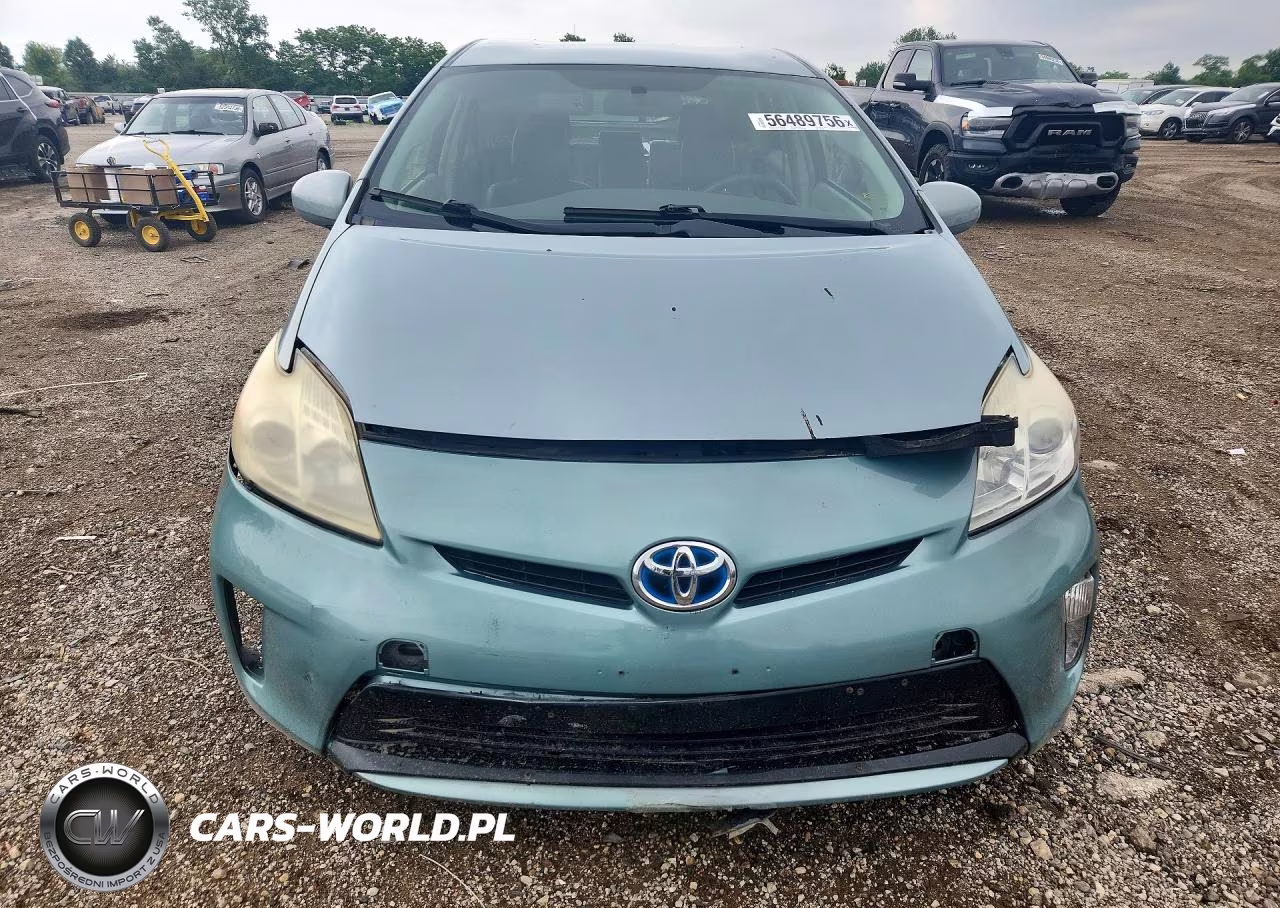 2015 Toyota Prius Two VIN:JTDKN3DUXF1969736 - 5